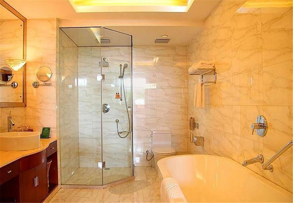 Regent Hotel Dali  Bagian luar foto