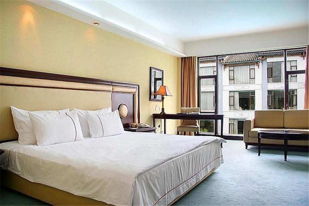 Regent Hotel Dali  Bagian luar foto